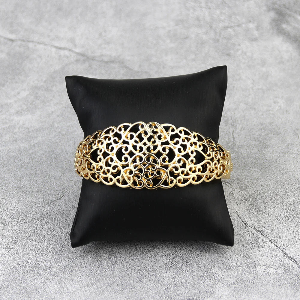Kenza – Bracelet Manchette & Bague Dorée Ajourée Style Marocain | FancyFez