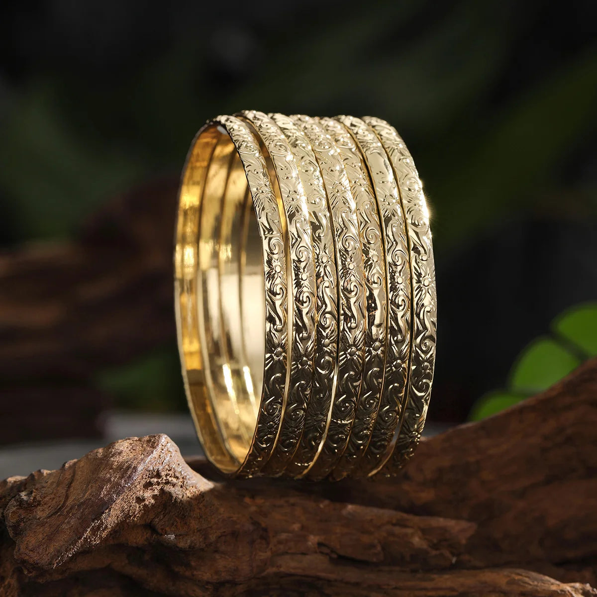 Nour – Bracelet Jonc Doré 14K Gravé Motifs Floraux Vintage | FancyFez