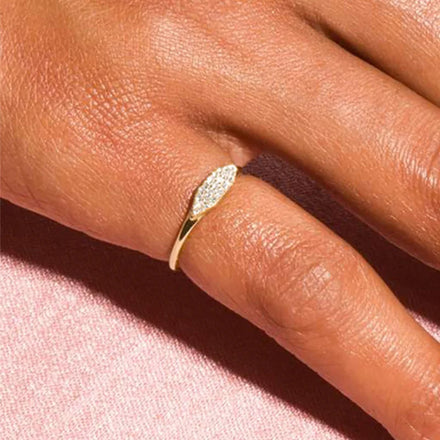 Rania – Bague Fine Minimaliste Zircon Pavé Plaqué Or 14K Empilable | FancyFez