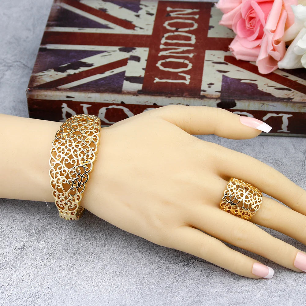 Kenza – Bracelet Manchette & Bague Dorée Ajourée Style Marocain | FancyFez