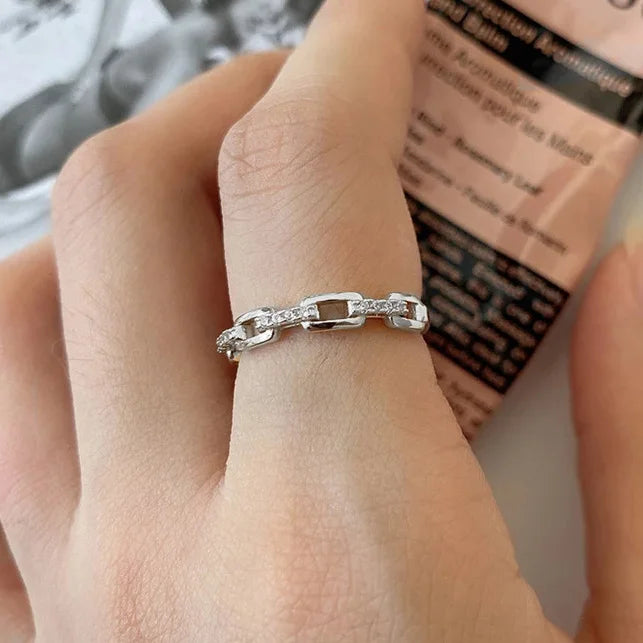Rania – Bague Fine Minimaliste Zircon Pavé Plaqué Or 14K Empilable | FancyFez