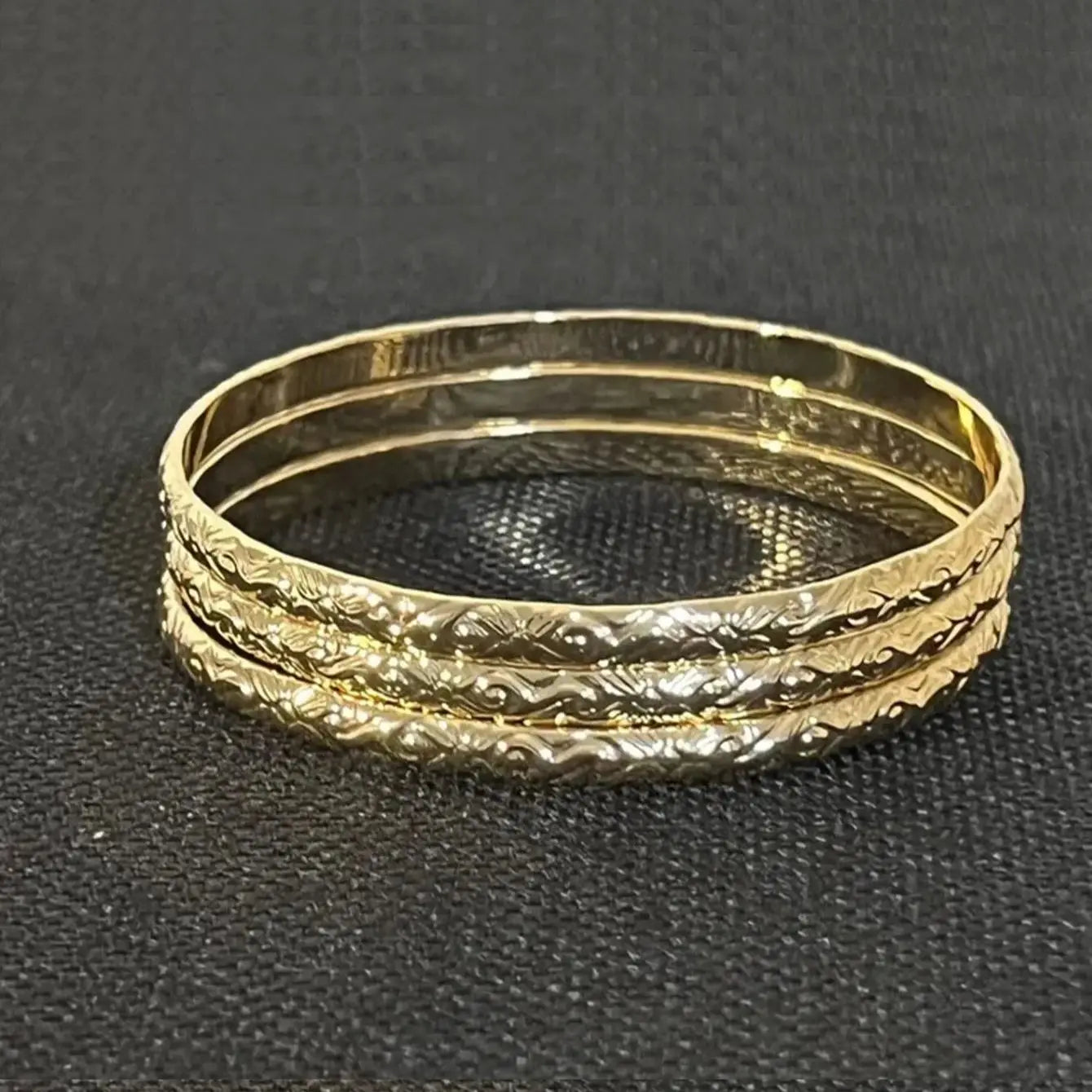 Nour – Bracelet Jonc Doré 14K Gravé Motifs Floraux Vintage | FancyFez